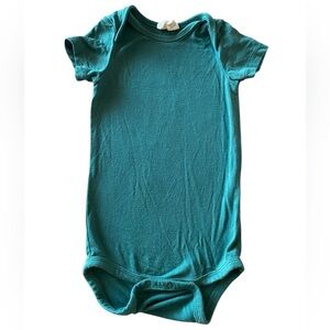 Kyte Baby Teal Short Sleeve Baby Onesie 3-6 months
